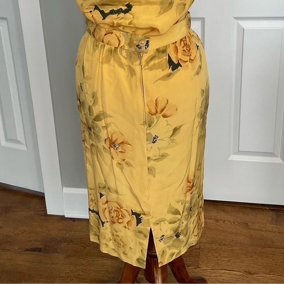 Louis Feraud Yellow Floral Blazer and Dress Set - Picture 11 of 15